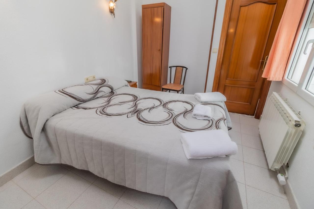Hostal - Restaurante La Buena Villa By Vivere Stays Villalonquejar Экстерьер фото